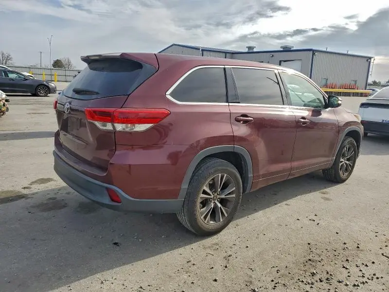 2017 TOYOTA HIGHLANDER LE  