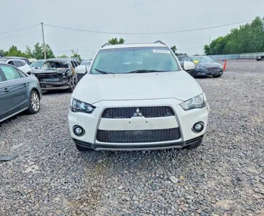 2011 MITSUBISHI OUTLANDER SE  