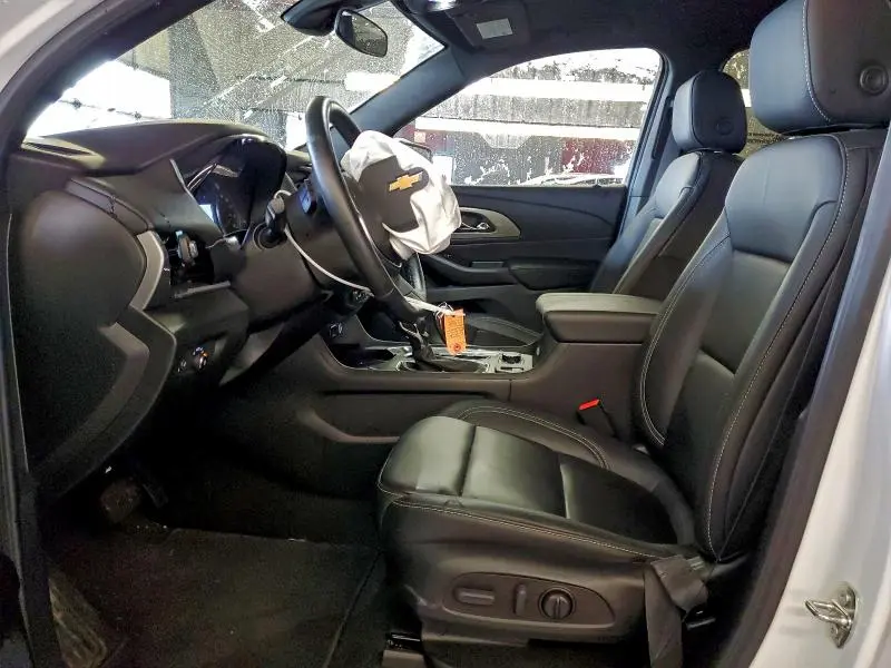 2023 CHEVROLET TRAVERSE LT  