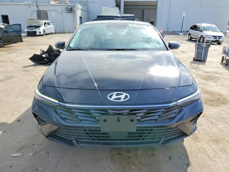 2025 HYUNDAI ELANTRA LIMITED  