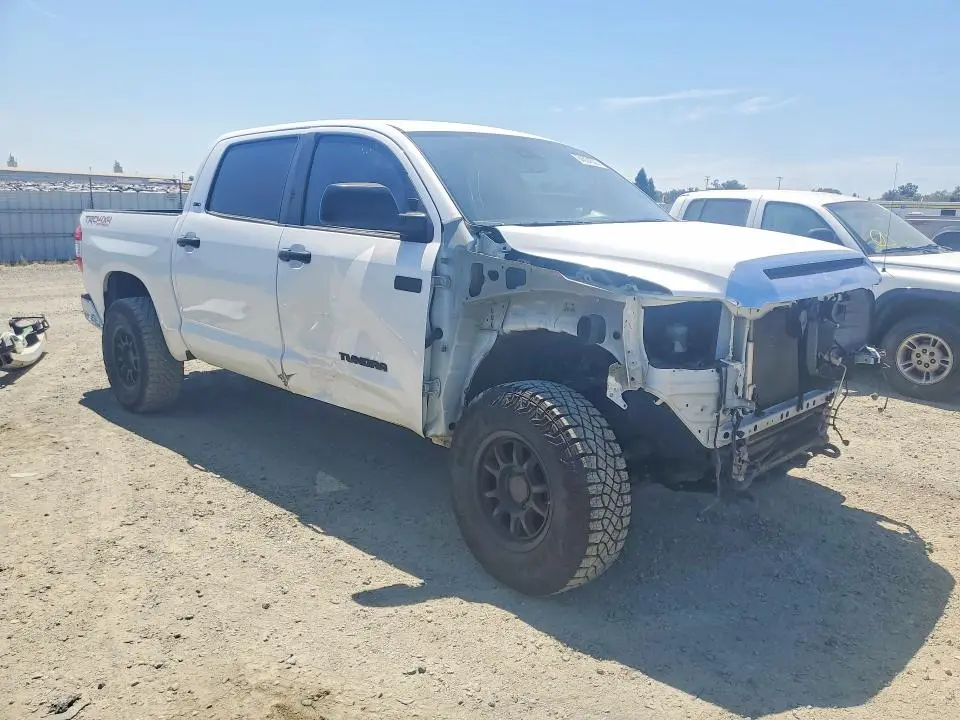 2020 TOYOTA TUNDRA SR5  