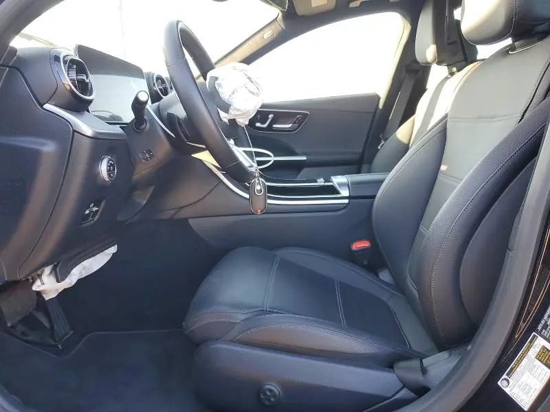 2025 MERCEDES-BENZ C 300  