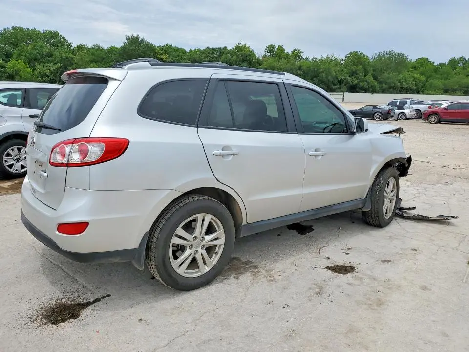 2012 HYUNDAI SANTA FE SE  