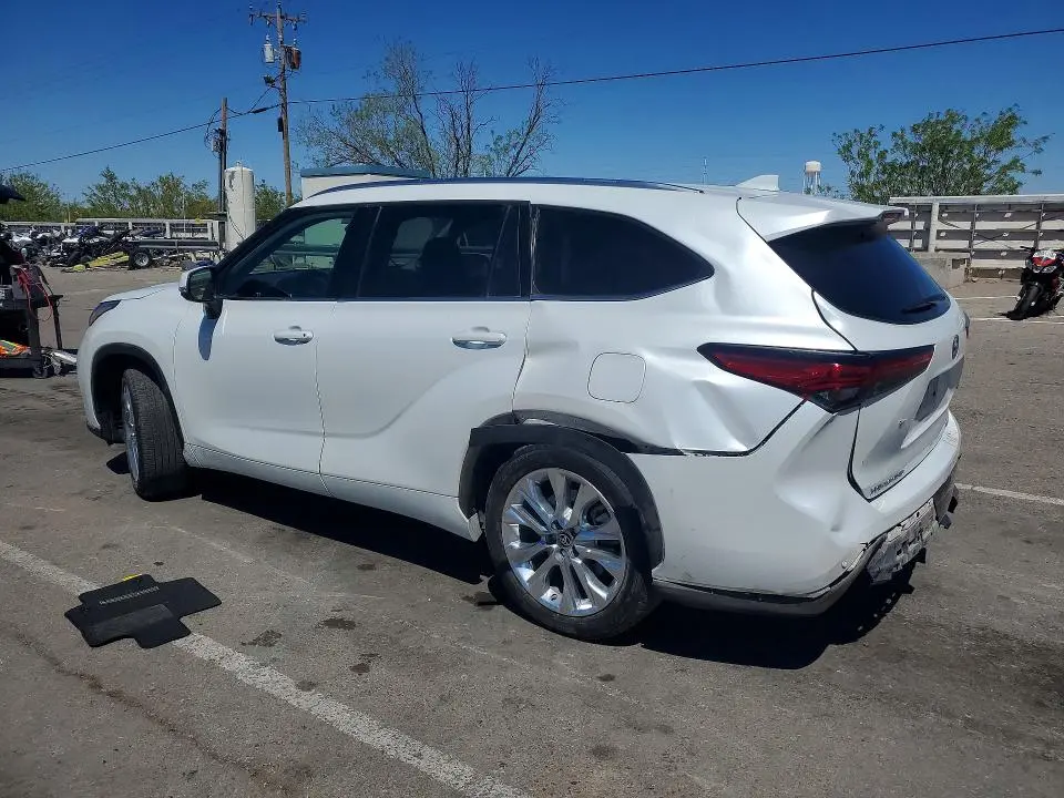 2022 TOYOTA HIGHLANDER   