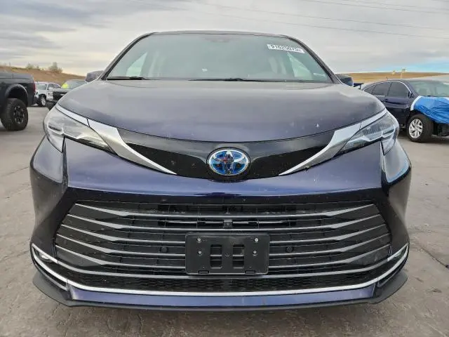 2024 TOYOTA SIENNA LIMITED  