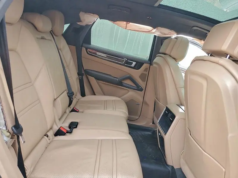 2019 PORSCHE CAYENNE S  