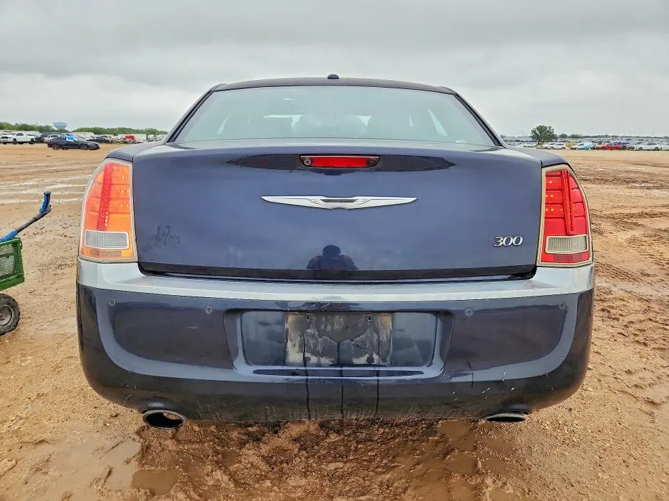 2011 CHRYSLER 300 LIMITED  