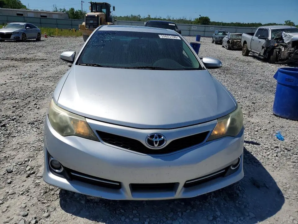 2014 TOYOTA CAMRY SE  