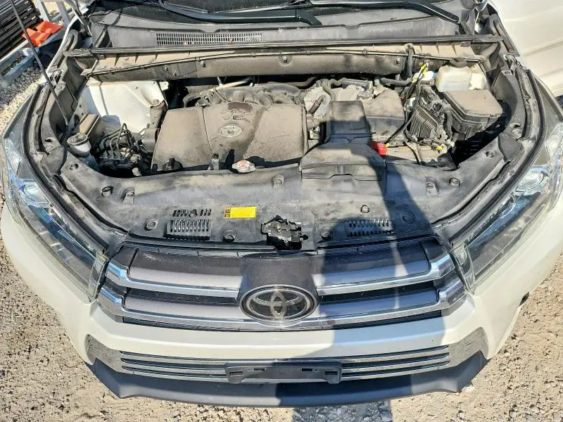 2019 TOYOTA HIGHLANDER LIMITED PLATINUM  