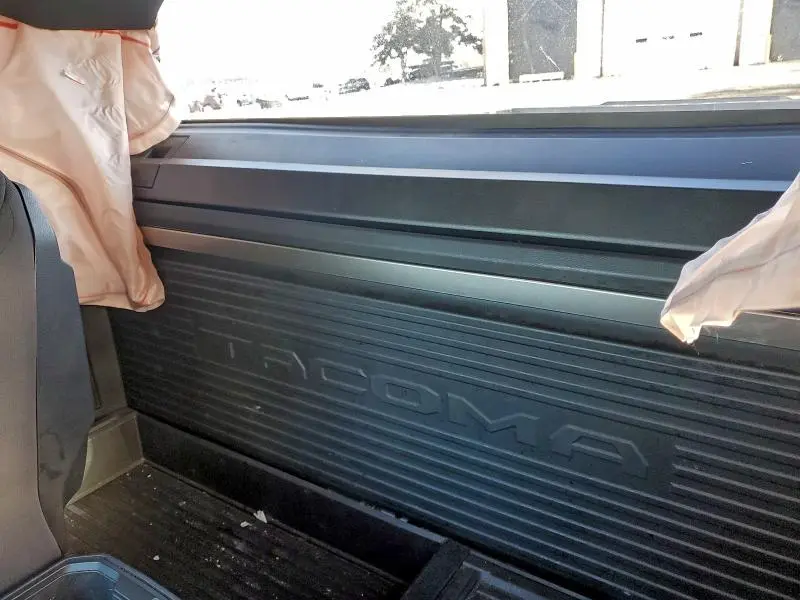 2024 TOYOTA TACOMA XTRACAB  