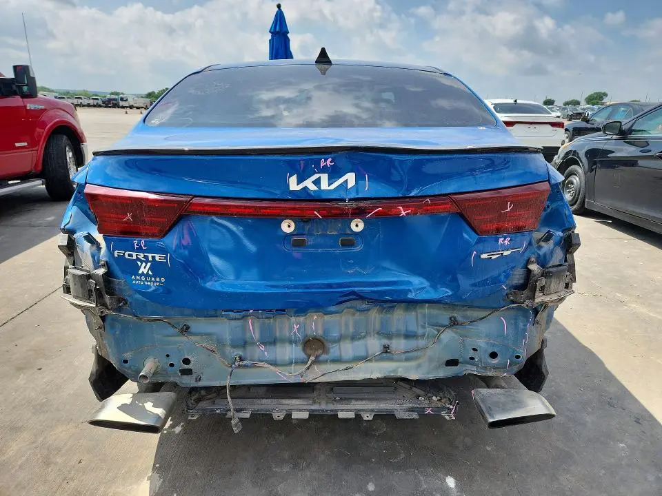 2023 KIA FORTE GT  