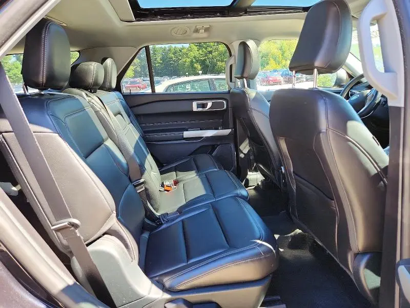 2021 FORD EXPLORER XLT  