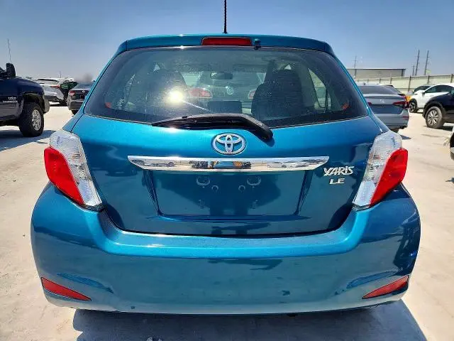 2013 TOYOTA YARIS 3-DOOR LE  