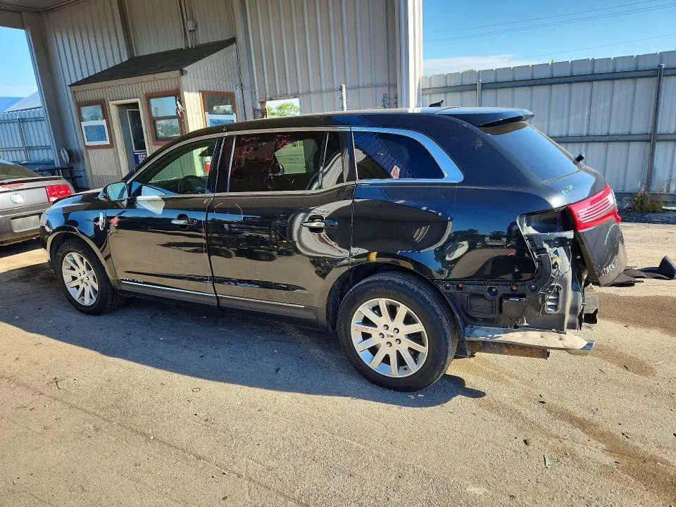2014 LINCOLN MKT   