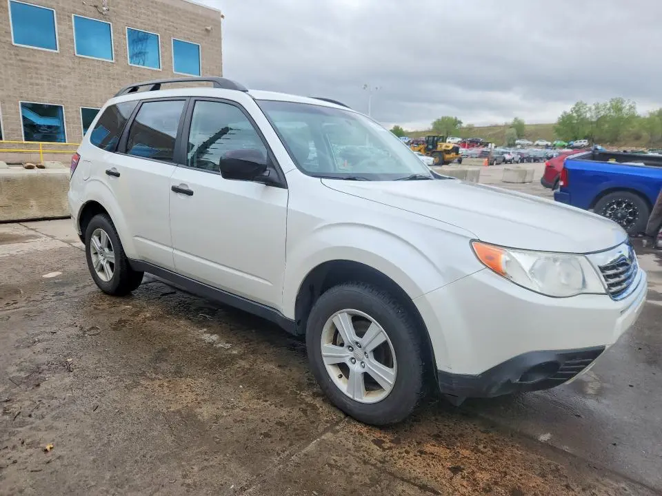 2010 SUBARU FORESTER XS  