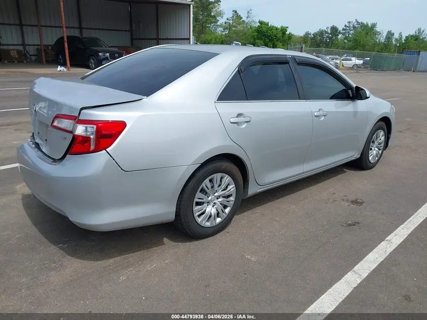 2014 TOYOTA CAMRY LE