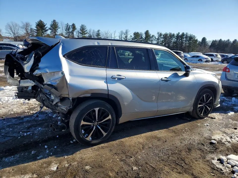 2021 TOYOTA HIGHLANDER XSE  
