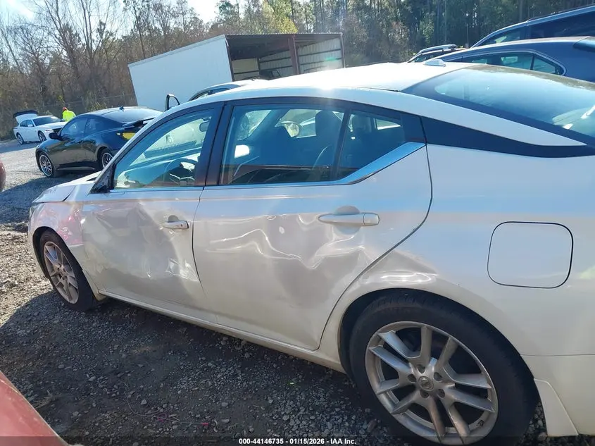 2022 NISSAN ALTIMA SR FWD