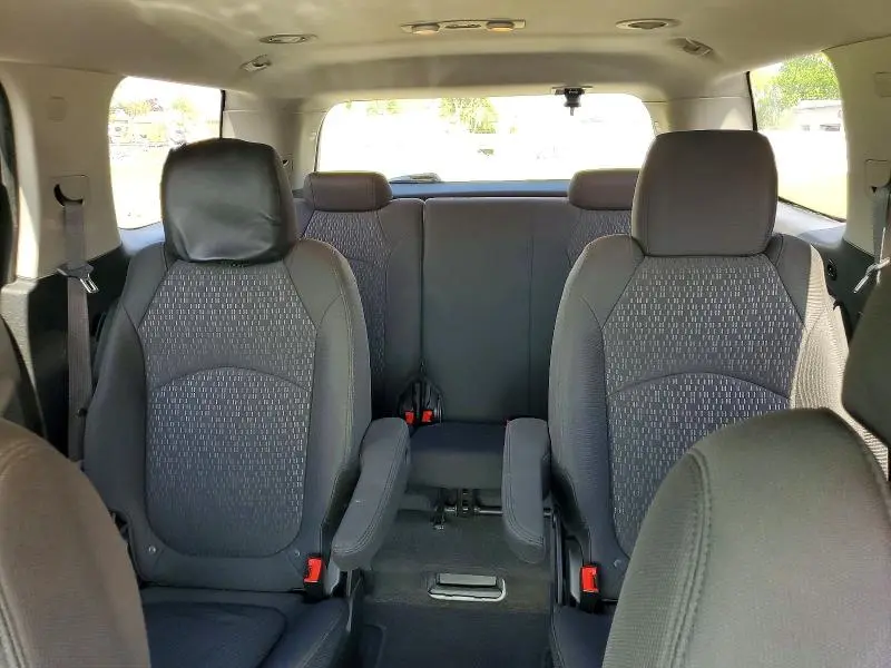 2011 GMC ACADIA SLE  