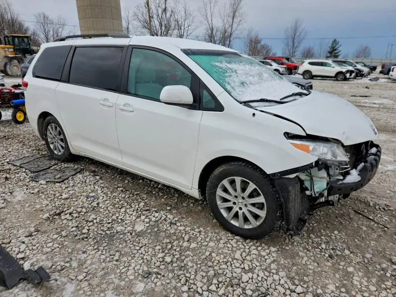 2011 TOYOTA SIENNA LE  