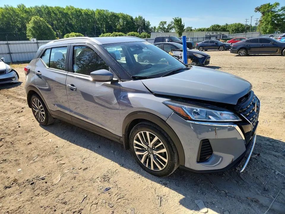 2023 NISSAN KICKS SV  