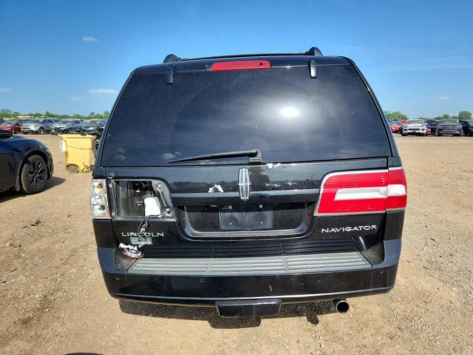 2011 LINCOLN NAVIGATOR   