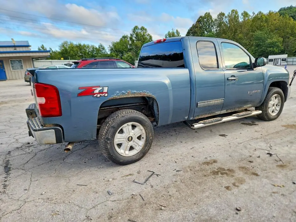 2011 CHEVROLET SILVERADO K1500 LT  