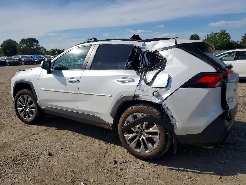 2024 TOYOTA RAV4 XLE PREMIUM  