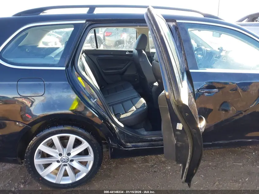 2013 VOLKSWAGEN JETTA SPORTWAGEN 2.0L TDI