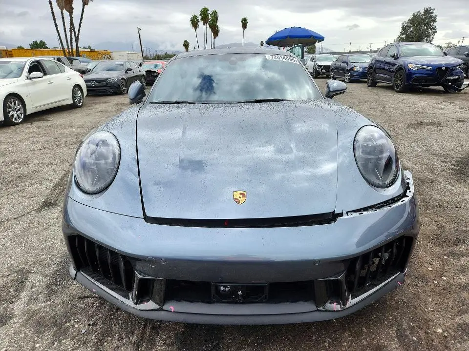 2026 PORSCHE 911 CARRERA GTS  