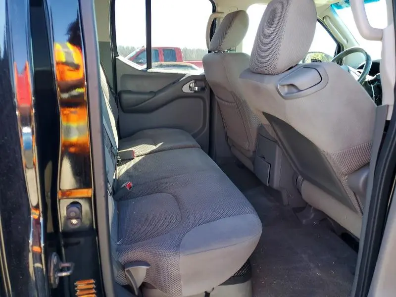 2010 NISSAN FRONTIER SE V6  