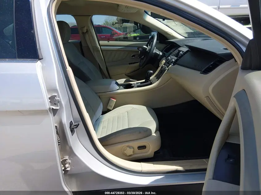 2018 FORD TAURUS SE