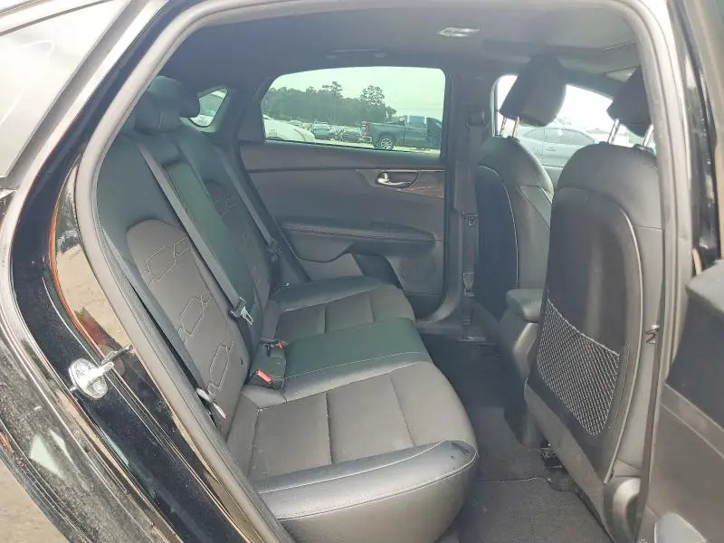 2023 KIA FORTE GT LINE  
