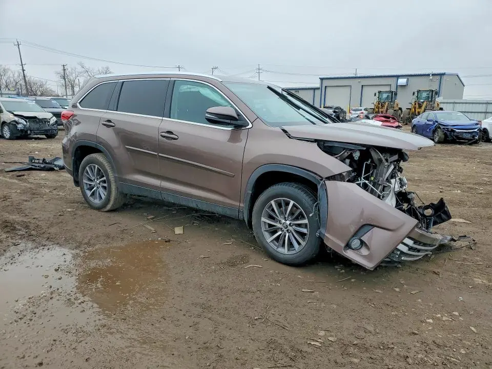 2019 TOYOTA HIGHLANDER XLE  