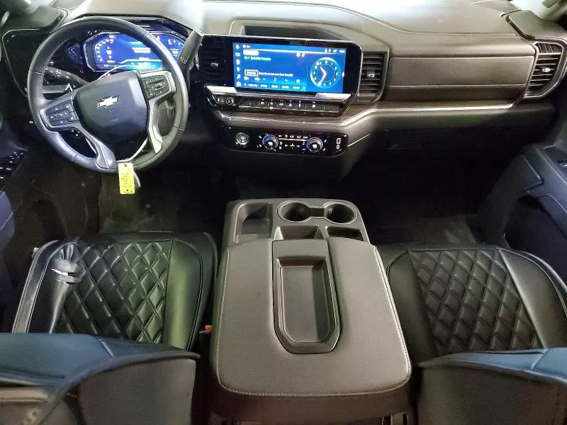 2024 CHEVROLET SILVERADO K1500 LT  
