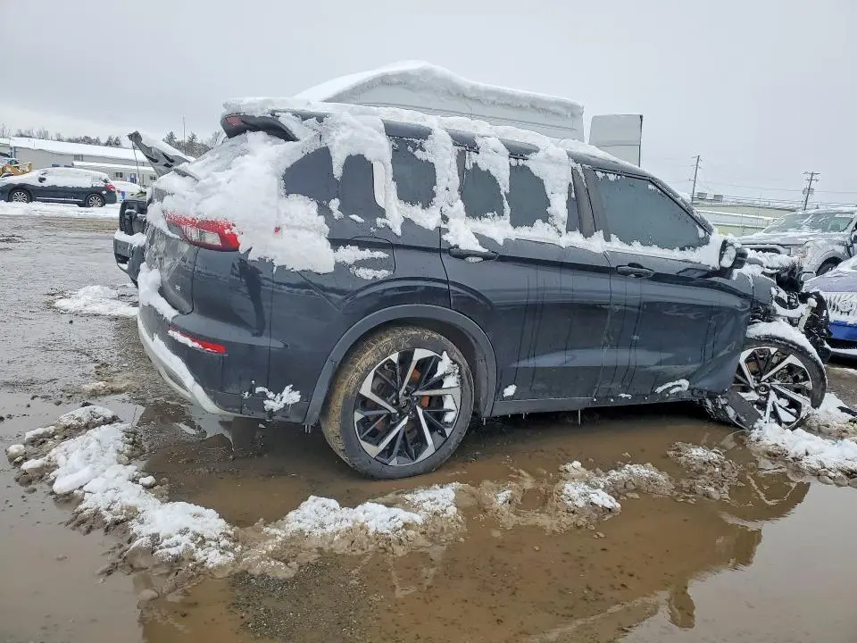 2022 MITSUBISHI OUTLANDER SE  
