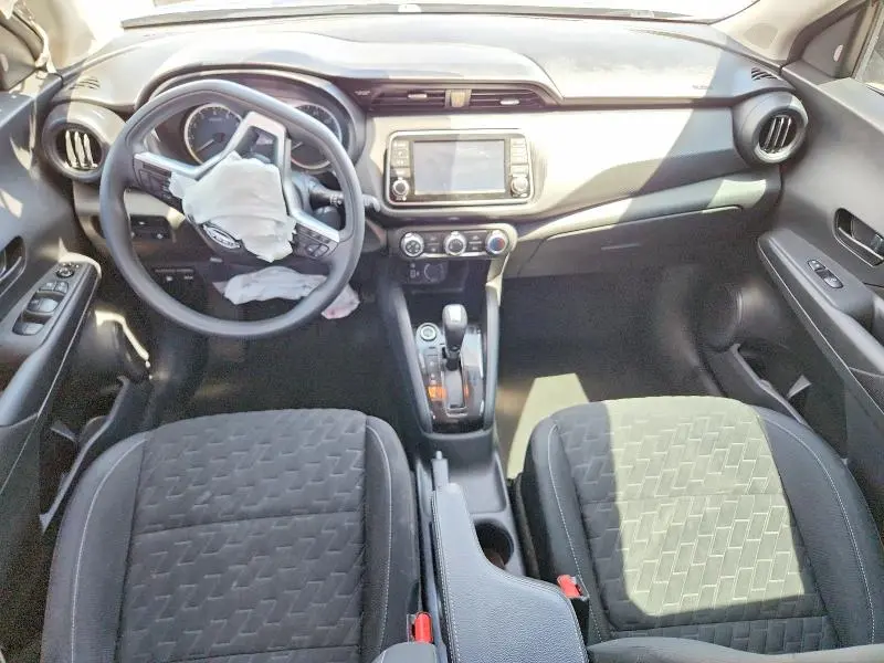 2022 NISSAN KICKS S  