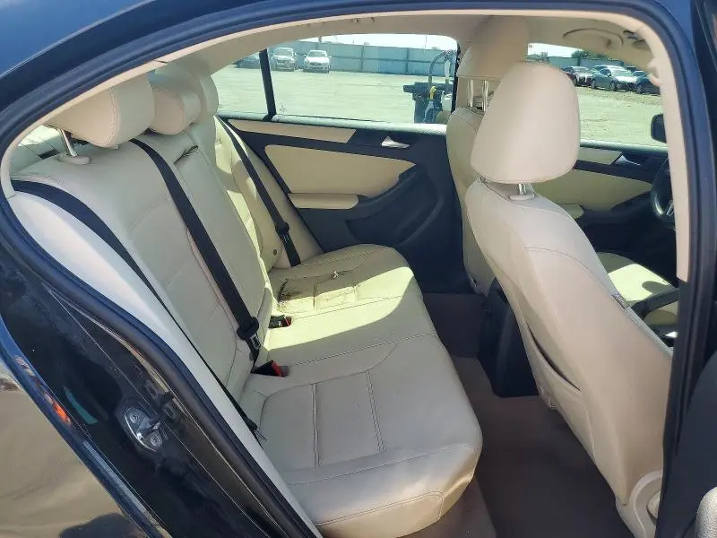 2012 VOLKSWAGEN JETTA SE  