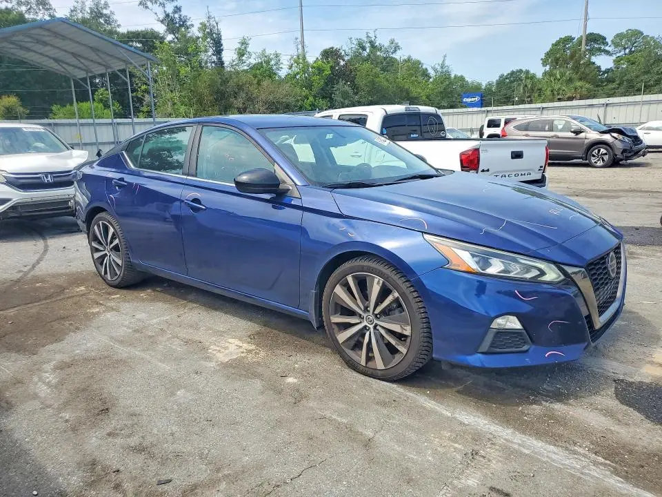 2019 NISSAN ALTIMA SR  