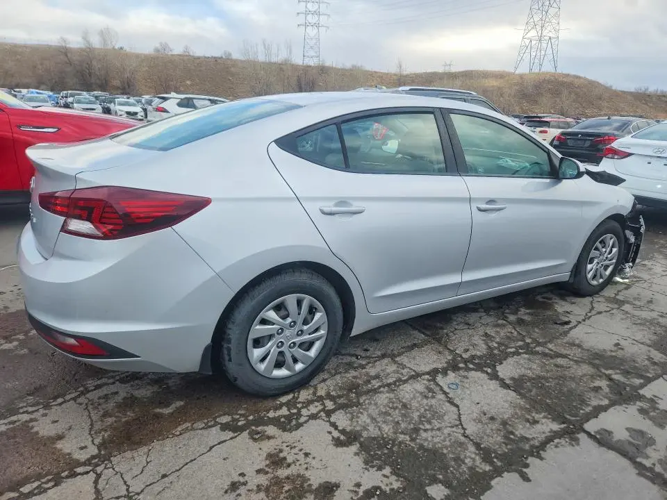 2019 HYUNDAI ELANTRA SE  