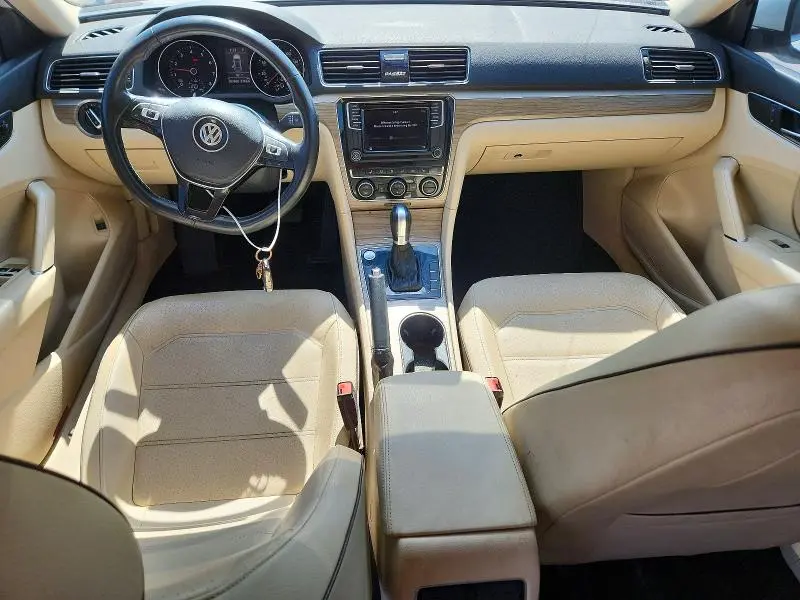 2018 VOLKSWAGEN PASSAT SE  