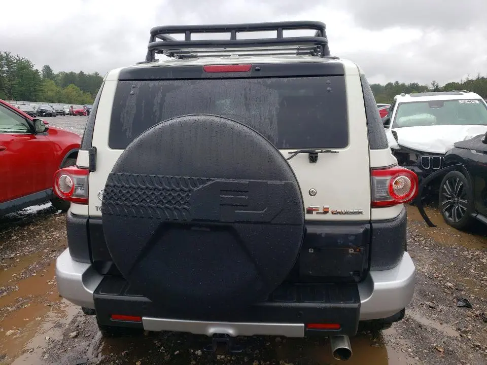 2014 TOYOTA FJ CRUISER BASE  