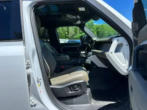 2022 LAND ROVER DEFENDER 110 SE  