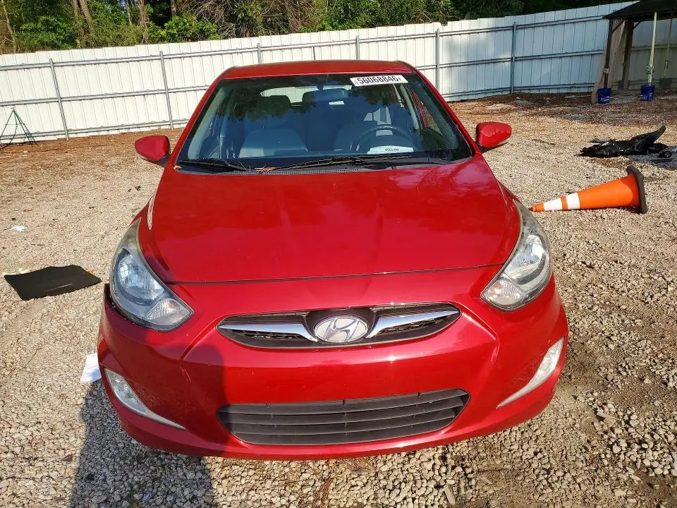 2013 HYUNDAI ACCENT SE  