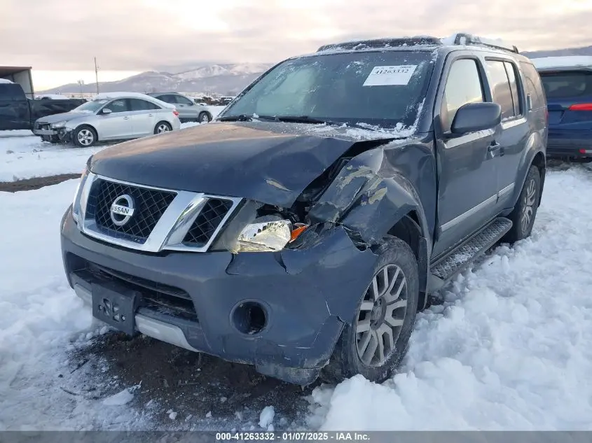 2011 NISSAN PATHFINDER LE