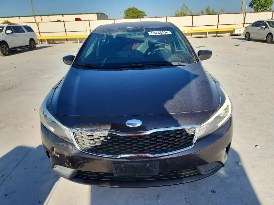 2017 KIA FORTE LX  