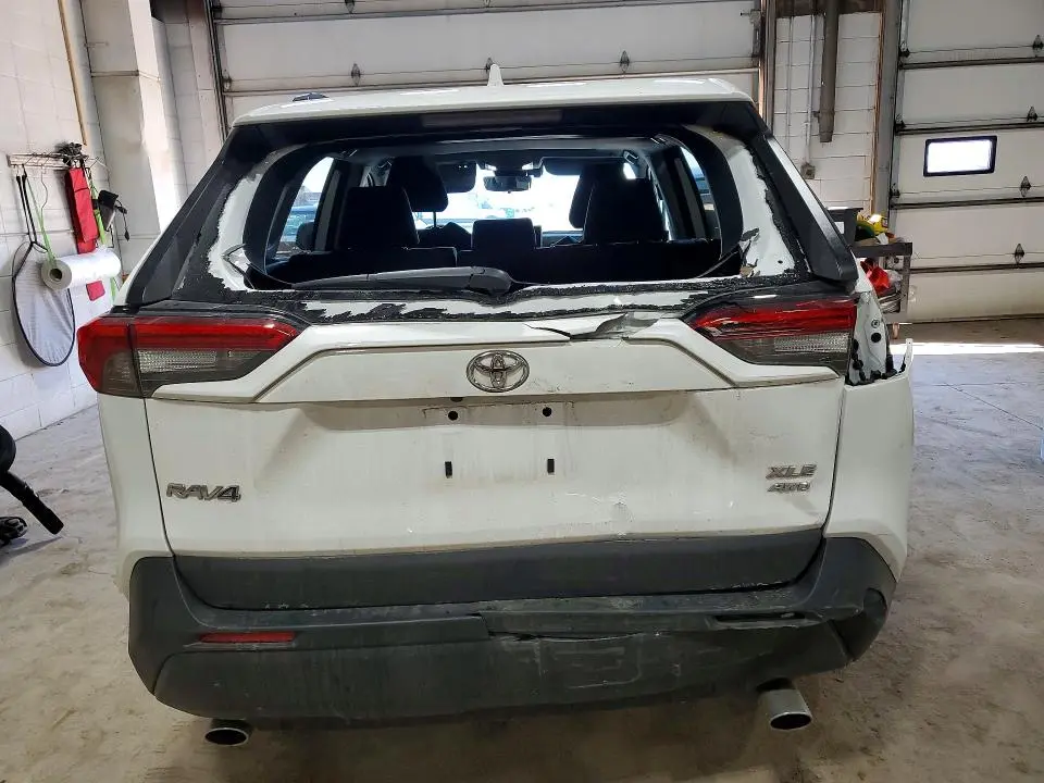 2024 TOYOTA RAV4 XLE  