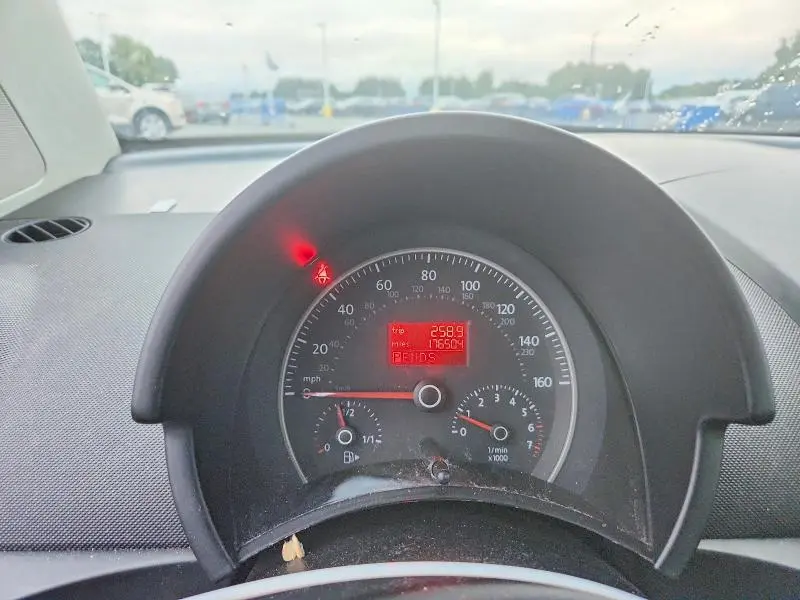 2010 VOLKSWAGEN NEW BEETLE   