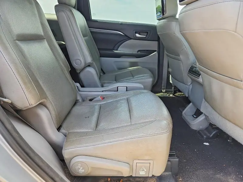2017 TOYOTA HIGHLANDER LIMITED PLATINUM  