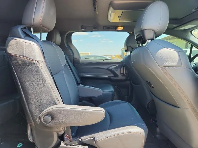 2023 TOYOTA SIENNA XSE 7-PASSENGER  